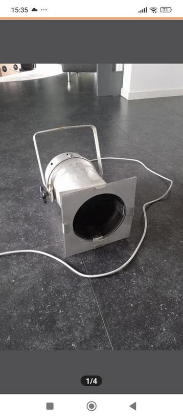 Te koop lamp DJ PAR licht op te hangen  beschikbaar voor biedingen