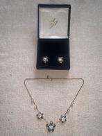 Bloemen sieraden set - ketting en oorbellen, Overige materialen, Ophalen of Verzenden, Zo goed als nieuw, Zilver