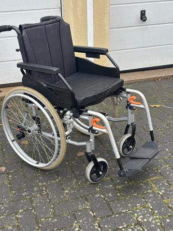 Inklapbare Rolstoel van Excel  nu €115,00. beschikbaar voor biedingen