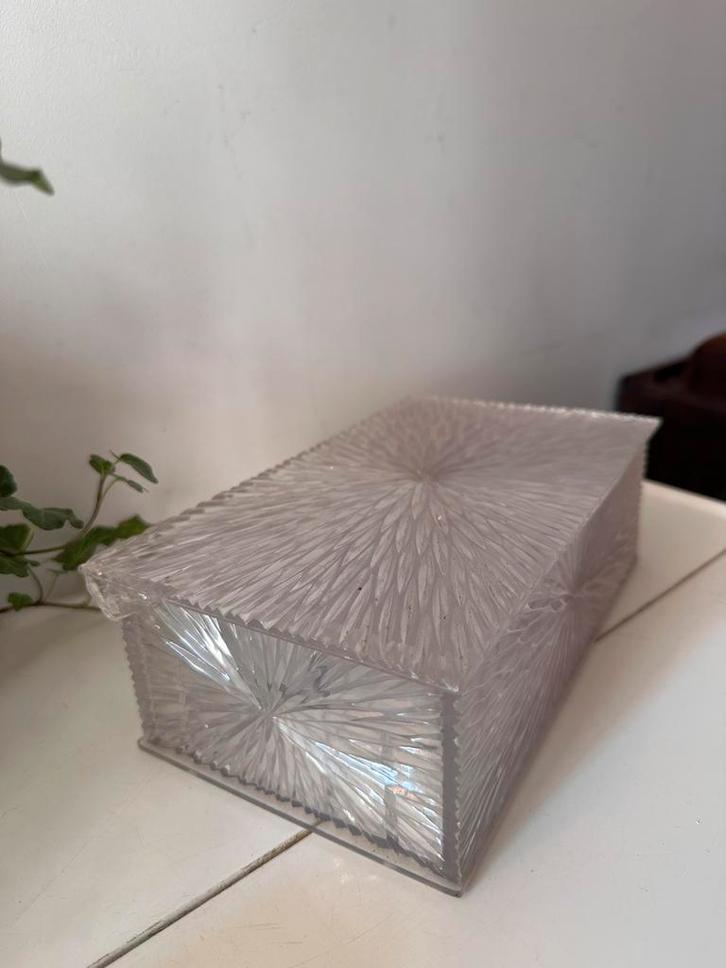 Kunststof bewaardoos met relief patroon, Huis en Inrichting, Woonaccessoires | Kisten, Gebruikt, Minder dan 50 cm, Minder dan 50 cm