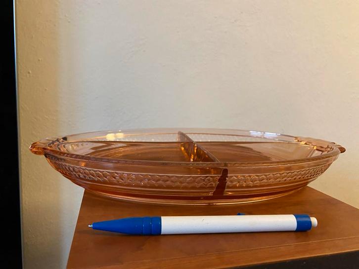 Vintage Roze persglas Glazen Serveerschaal met Vakken, Antiek en Kunst, Antiek | Schalen, Ophalen of Verzenden