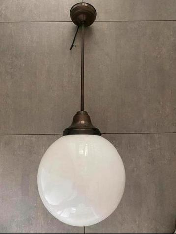 Art deco koperen plafondlamp opaline melkglas beschikbaar voor biedingen