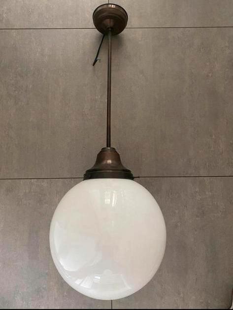 Art deco koperen plafondlamp opaline melkglas, Huis en Inrichting, Lampen | Hanglampen, Gebruikt, 75 cm of meer, Glas, Ophalen