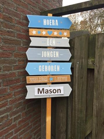 Geboortebord Pijlenbord Wegwijzerbord jongen huur huren  beschikbaar voor biedingen