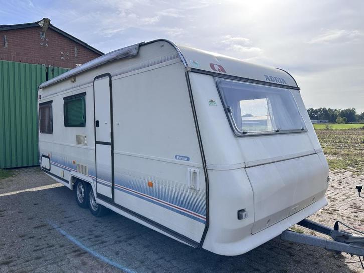 Adria Forma tandemasser, Caravans en Kamperen, Caravans, Bedrijf, tot en met 4, 1000 - 1250 kg, Rondzit, Adria, Dwarsbed, Overige typen