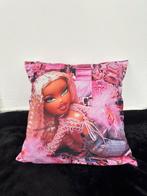 BRATZ - Kussen | Decoratie | Y2K | Retro | Roze, Ophalen of Verzenden, Nieuw, Roze, Vierkant