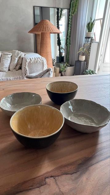 Ceramic bowls x 4 beschikbaar voor biedingen