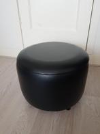 Ronde Poef met zwarte skai bekleding - Vintage jaren 60-70, Huis en Inrichting, Banken | Voetenbanken en Poefen, Minder dan 50 cm