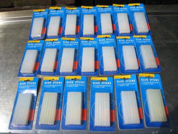 SMELTLIJMSTICKS-LIJMPATRONEN-GLUESTICKS-LIJMSTICKS beschikbaar voor biedingen