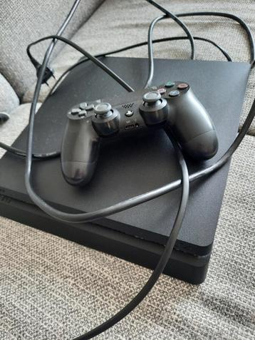 Playstation 4 met 5 spellen  beschikbaar voor biedingen