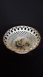 BONBON Schaaltje / Mandje - Opengewerkt Porselein Ø 14 cm., Ophalen of Verzenden