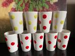 9 witte Douwe Egberts bekers met rode en groene stippen, Huis en Inrichting, Keuken | Servies, Ophalen of Verzenden, Zo goed als nieuw