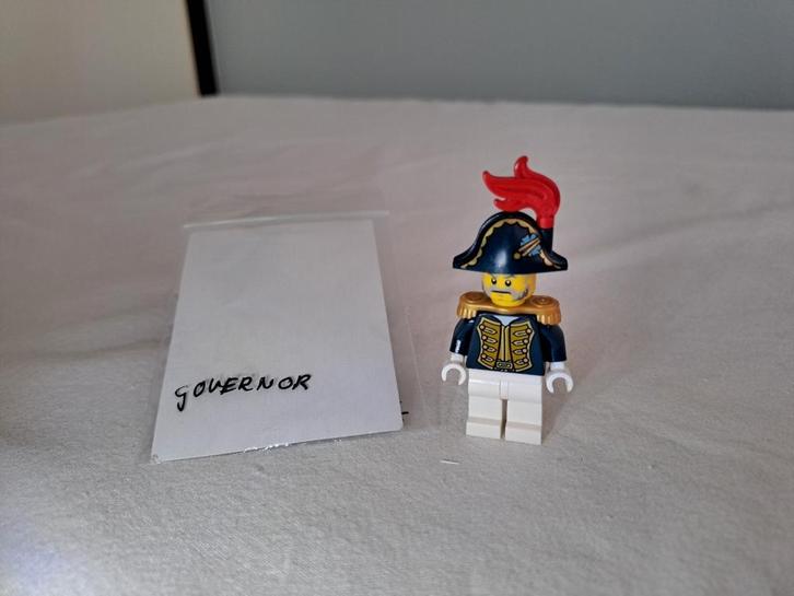 Lego minifiguur Bluecoat Governor uit 70412, Pirates., Kinderen en Baby's, Speelgoed | Duplo en Lego, Zo goed als nieuw, Lego