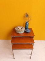 retro vintage design nesting tables, bijzettafeltjes mimiset, Gebruikt, Ophalen of Verzenden, Hout