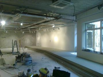 Stukadoor heeft nog tijd voor stuk en sauswerk.  beschikbaar voor biedingen