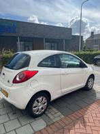 Ford Ka 1.2 51KW 2010 Wit, NIEUWE APK!, Auto's, Voorwielaandrijving, 1242 cc, 4 cilinders, 4 stoelen
