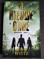 Chris Weitz - De nieuwe orde / Overlevers 2 (Young Adult YA), Boeken, Romans, Chris Weitz, Ophalen of Verzenden, Zo goed als nieuw