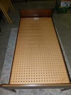 Bruin metalen hoog instap bed, Ophalen, Gebruikt, Eenpersoons, 200 cm