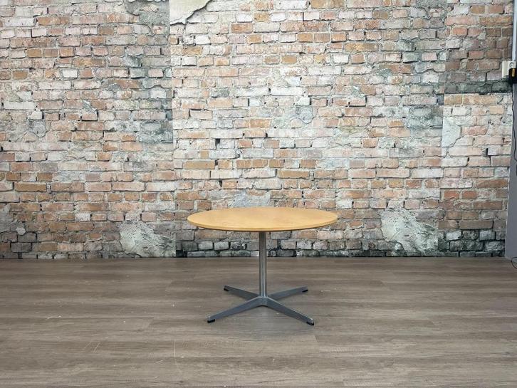 Fritz Hansen A222 bij TheReSales, Huis en Inrichting, Tafels | Salontafels, Zo goed als nieuw, Minder dan 50 cm, 50 tot 100 cm