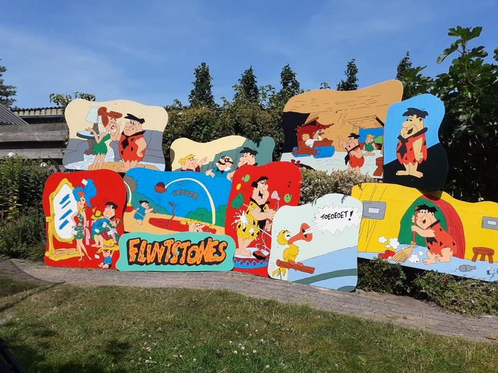 Flintstones straatversiering te huur, Hobby en Vrije tijd, Feestartikelen | Verhuur, Zo goed als nieuw, Overige, Ophalen