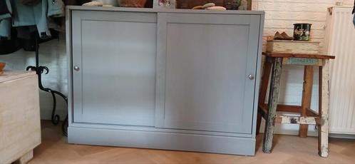 Massief houten Ikea Havsta kast met schuifdeuren., Huis en Inrichting, Kasten | Roldeurkasten en Archiefkasten, Zo goed als nieuw