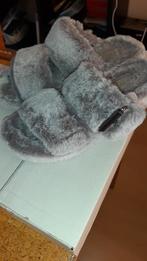 Pantoffels van Skechers, Kleding | Dames, Schoenen, Ophalen of Verzenden, Zo goed als nieuw, Zwart, Pantoffels of Sloffen