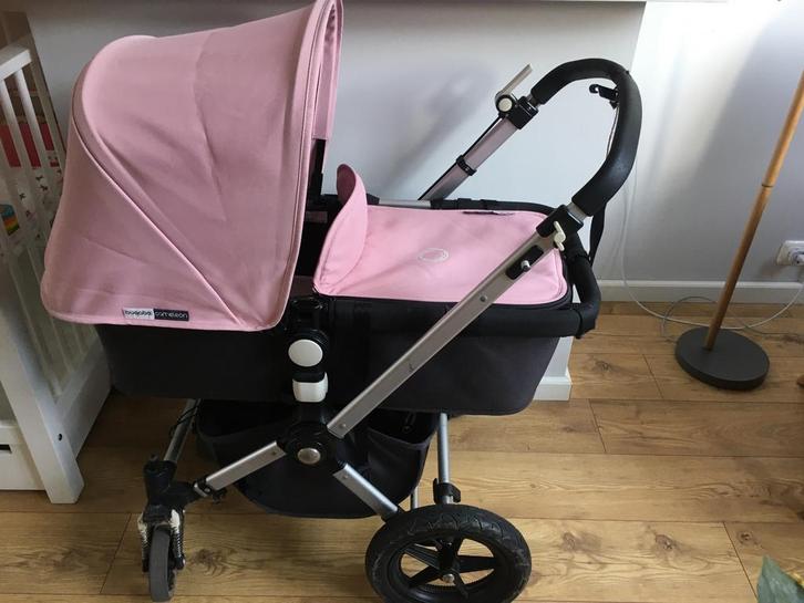 Bugaboo kinderwagen zeer compleet. Bekleding in roze en rood, Kinderen en Baby's, Kinderwagens en Combinaties, Gebruikt, Bugaboo