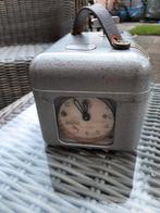 Vintage STB duivenklok. Met sleutel en draagriem., Mannelijk, Postduif