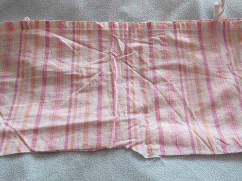 Vintage lapje stof wit met roze en zalmroze strepen, Hobby en Vrije tijd, Stoffen en Lappen, Gebruikt, Katoen, 30 tot 120 cm, 30 tot 200 cm
