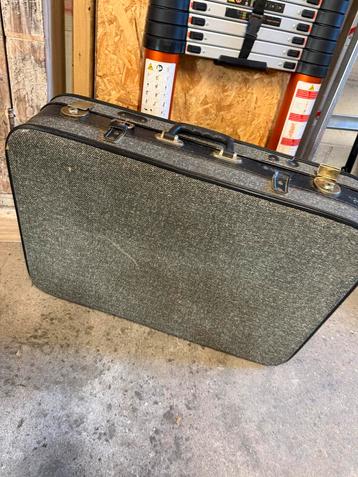 Vintage Koffer ter Decoratie beschikbaar voor biedingen