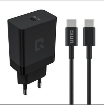 UNIQ Fast Travel Charger beschikbaar voor biedingen