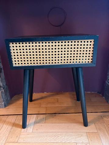 2x Zwart webbing/rotan nachtkastje met lade beschikbaar voor biedingen