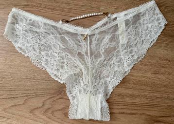 Bruidstoilet Sapph Brazilian Ivoor maat M  beschikbaar voor biedingen