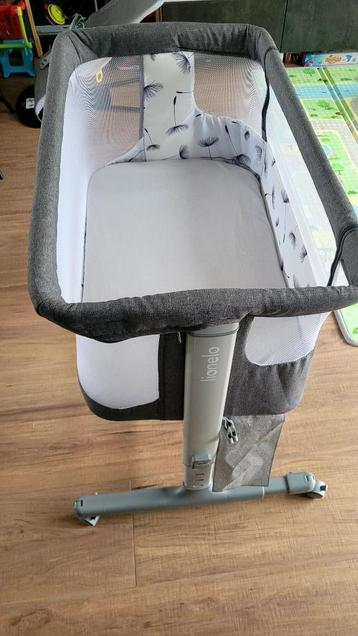 babybedje op wielen beschikbaar voor biedingen