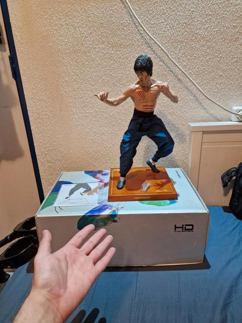 Enterbay bruce lee,1/4 scale figure.sideshow., Verzamelen, Poppetjes en Figuurtjes, Zo goed als nieuw, Ophalen of Verzenden
