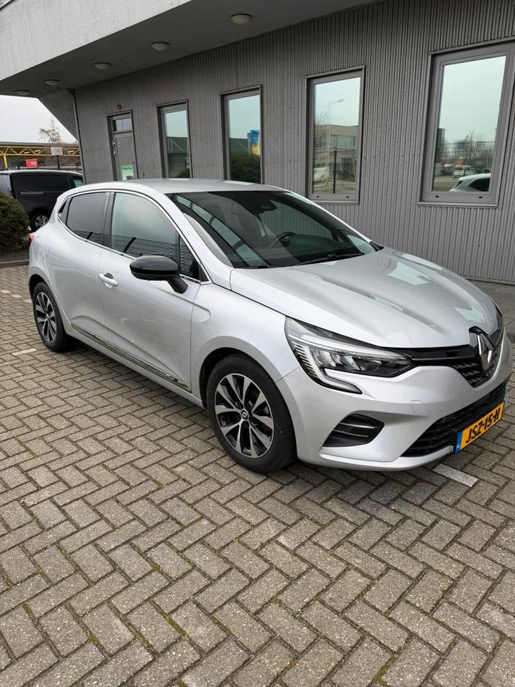 Renault Clio 1.0 TCe 90pk GPF 2023 Grijs, Auto's, Renault, Bedrijf, Clio, ABS, Achteruitrijcamera, Adaptieve lichten, Adaptive Cruise Control
