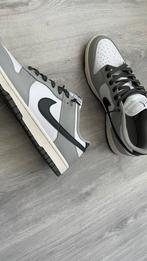 Nike Dunks Low grey, Kleding | Heren, Schoenen, Ophalen of Verzenden, Zo goed als nieuw, Sneakers of Gympen, Nike