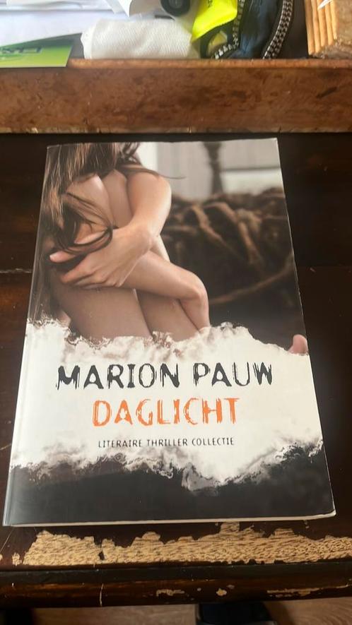 Marion Pauw - Daglicht, Boeken, Thrillers, Gelezen, Nederland, Ophalen of Verzenden