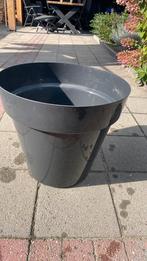 Grote antraciet bloempot 45 liter, Tuin en Terras, Bloembakken en Plantenbakken, Ophalen, Kunststof, Rond, Zo goed als nieuw