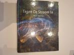 Tegen de stroom in, Watersport en Boten, Hengelsport | Karpervissen, Ophalen of Verzenden, Zo goed als nieuw, Overige typen