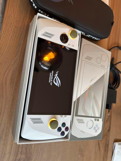 ROG Ally Z1 extreme  RC71L-NH001W zgan!!, Spelcomputers en Games, Spelcomputers | Overige, Zo goed als nieuw, Ophalen of Verzenden