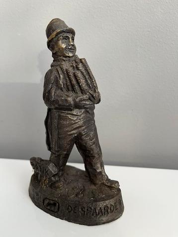 Beeldje De Spaarder Raiffeisenbank 1987 gesigneerd beschikbaar voor biedingen