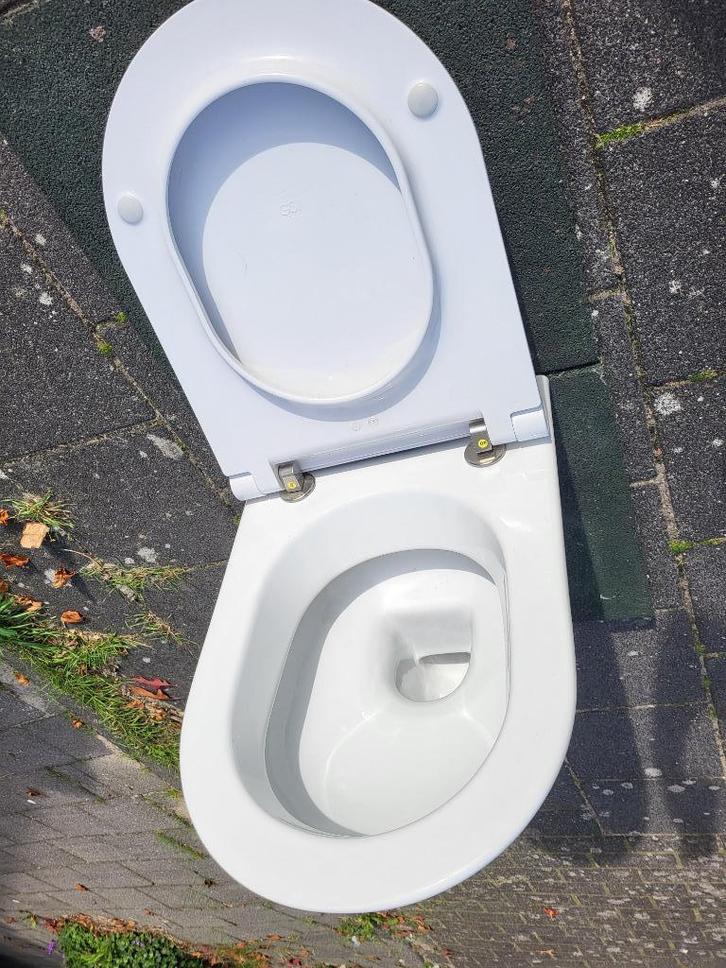 Twee hangende design WCs, Doe-het-zelf en Verbouw, Sanitair, Nieuw, Toilet, Ophalen