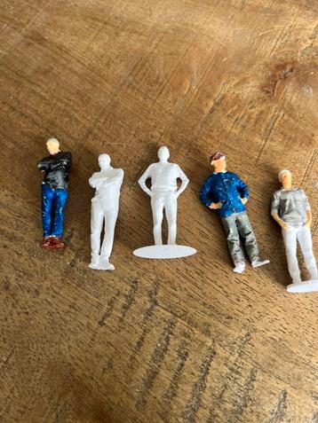 Poppetjes 3 d geprint beschikbaar voor biedingen