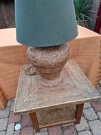 Tafellamp + tafel+dienblad van gevlochten Birma riet., Huis en Inrichting, Lampen | Tafellampen, Ophalen, Zo goed als nieuw, Minder dan 50 cm