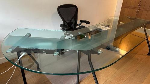 Glazen design directie bureau (Frezza), Zakelijke goederen, Kantoor en Winkelinrichting | Kantoormeubilair en Inrichting, Bureau