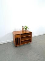 Dyrlund teak design LP kast, tv meubel, audio kast vintage, Huis en Inrichting, Kasten | Televisiemeubels, Vintage teak tv meubel