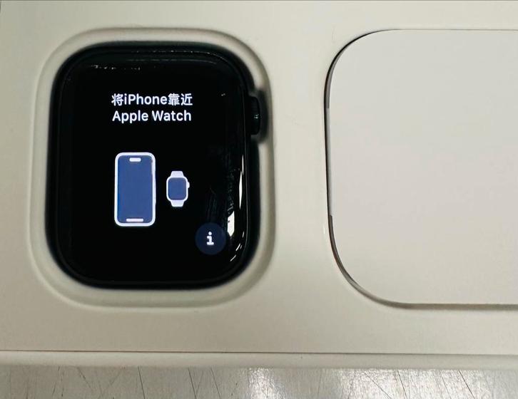Apple Watch Series 8 45mm Zwart + Nike Band, Sieraden, Tassen en Uiterlijk, Smartwatches, Gebruikt, iOS, Zwart, Afstand, Calorieverbanding