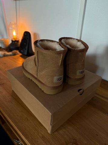Nieuwe UGG Classic Mini - Maat 36 beschikbaar voor biedingen