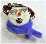 Red Hat Lady, broche sneeuwvrouw met rode hoed (6122-1429), Sieraden, Tassen en Uiterlijk, Broches, Ophalen, Zo goed als nieuw